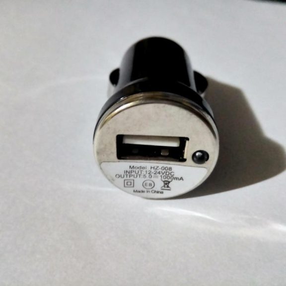 Autós USB töltő 1A