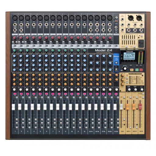 Tascam Model 24 analóg keverő, 24 sávos SD-felvevő és USB-interfész