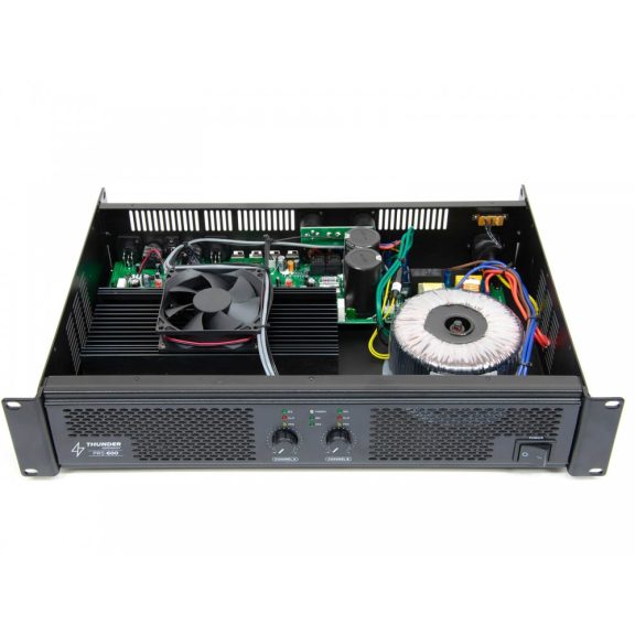 Thunder PRS-600 végfok erősítő 2x300W Bridge: 1x600W Thunder PRS-600 végfok erősítő 2x300W Bridge: 1x600W