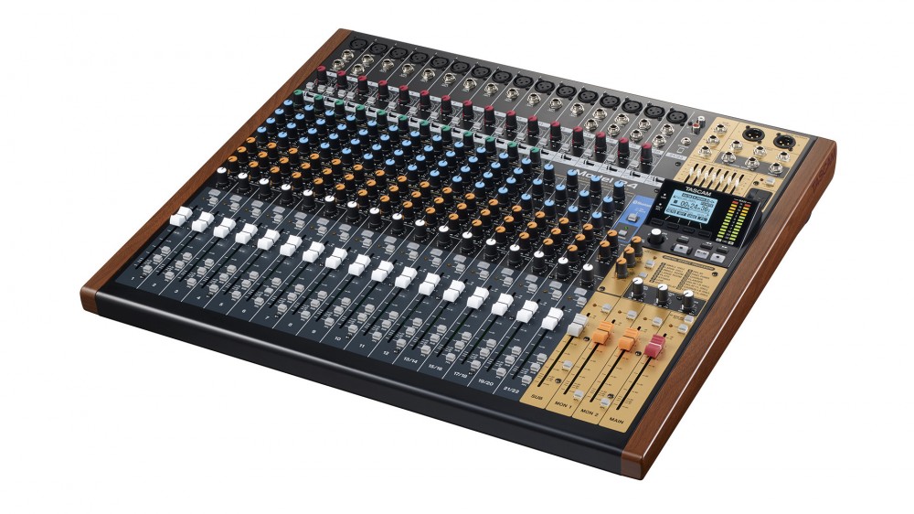 Image of Tascam Model 24 analóg keverő, 24 sávos SD-felvevő és USB-interfész